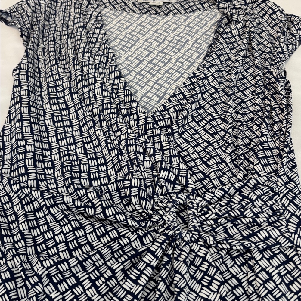 Tommy Bahama Women’s Navy & White Twist-Front Wrap Midi Dress. Size Medium - Picture 7 of 8